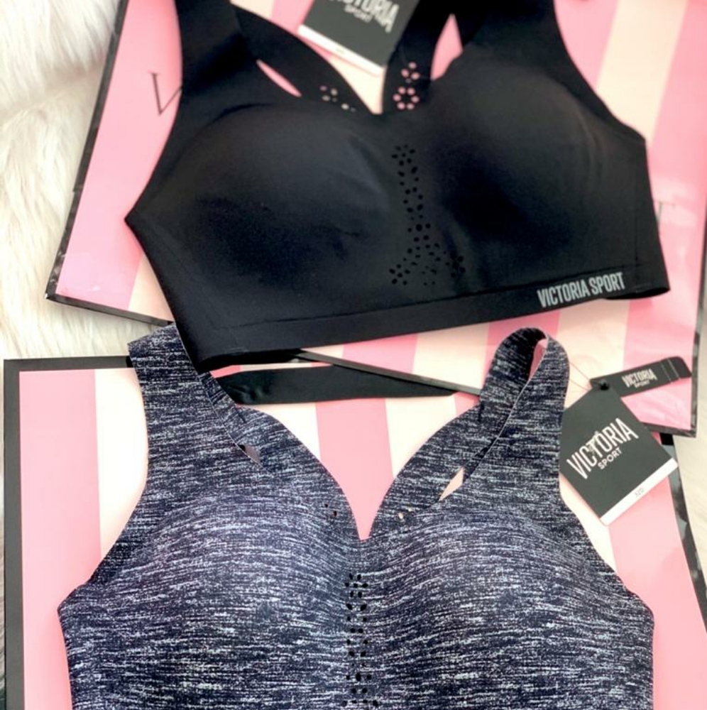 2 Victoria's Secret Angel Max Sports Bra